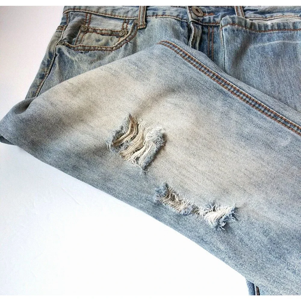 Aeropostale Distressed Driggs Slim Bootcut Mens Jeans Size 31/30 Light Blue - Picture 2 of 12